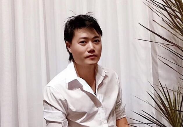 是真的很愛美發(fā)這行，才會(huì)投入大把時(shí)間和金錢