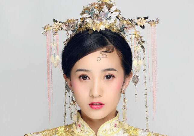 麗竹彩妝作品 | 略施粉黛， 一抹朱唇紅艷