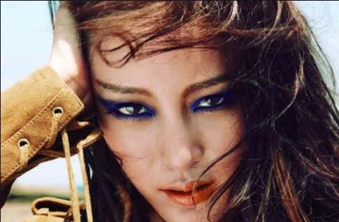 含蓄煙熏眼妝教程，告訴你南寧學(xué)化妝哪家好