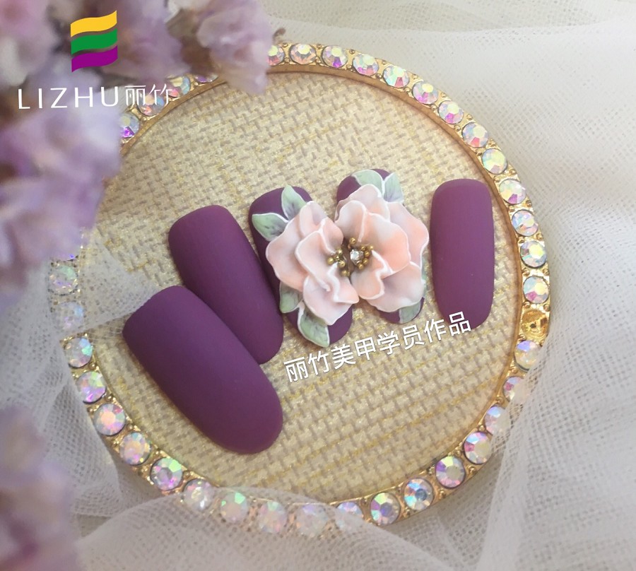 南寧美甲學(xué)校：給你一組“春暖花開(kāi)”美甲作品