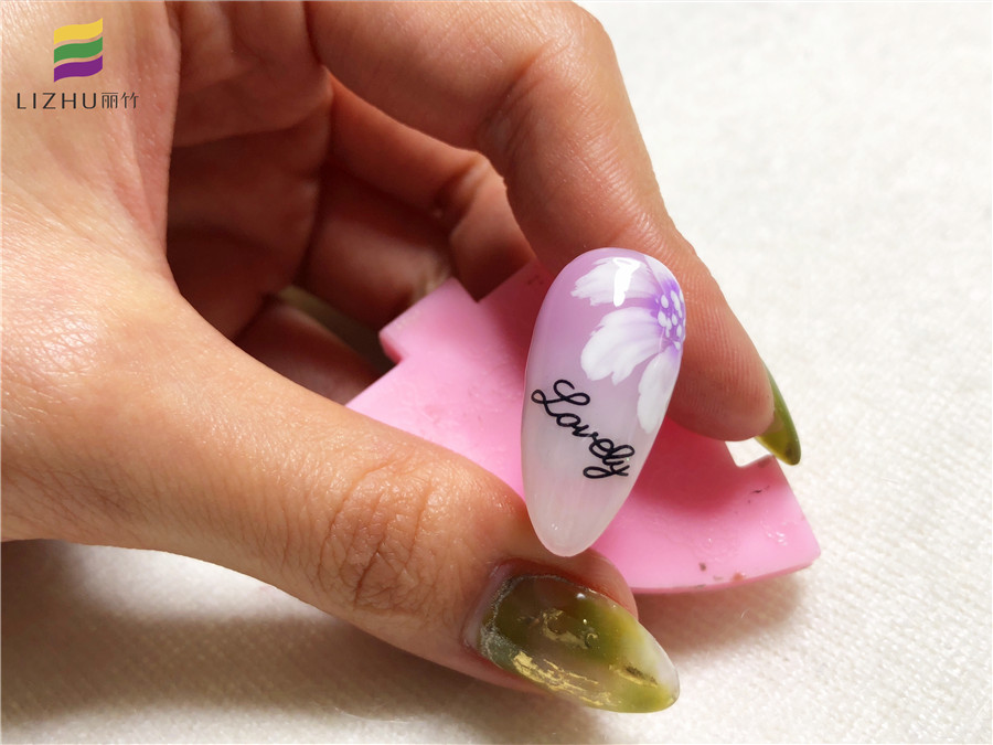 1588039688498648.jpg 20200403一筆花卉美甲.jpg