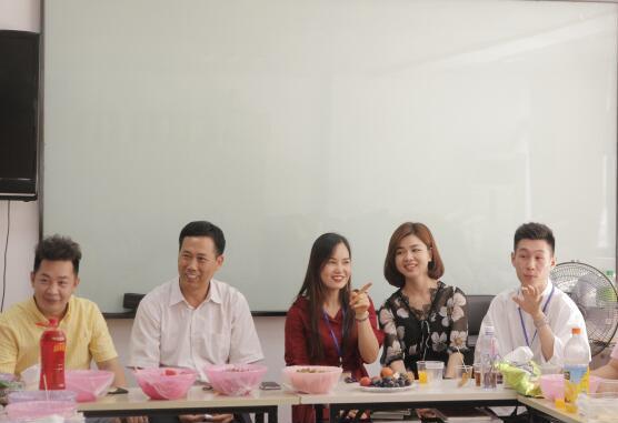 南寧美容學(xué)校：美容分享會(huì)，感謝總在別離時(shí)