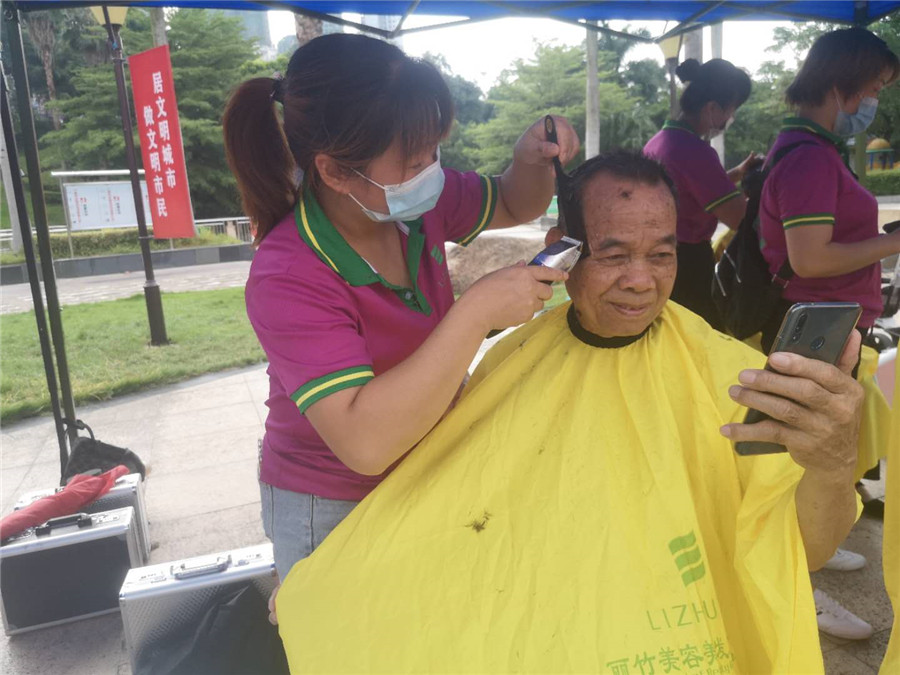 南寧美發(fā)學(xué)校：夏日里的“剃頭匠”