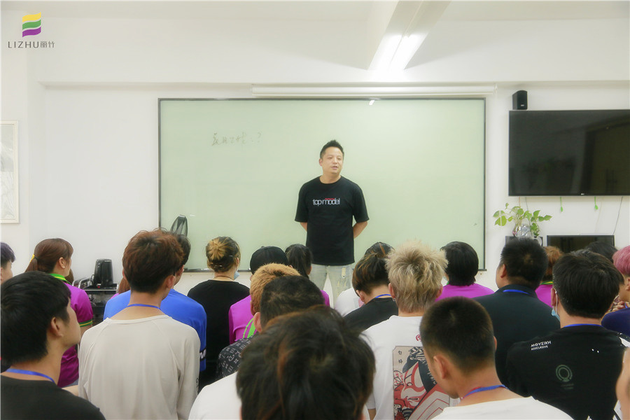 伯爵護膚造型連鎖機構就業(yè)宣講會來了