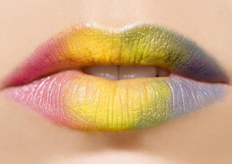 南寧紋繡學校：紋唇后氣泡的解決方法