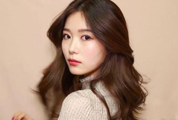 南寧美發(fā)學校：熱燙頭發(fā)不卷？