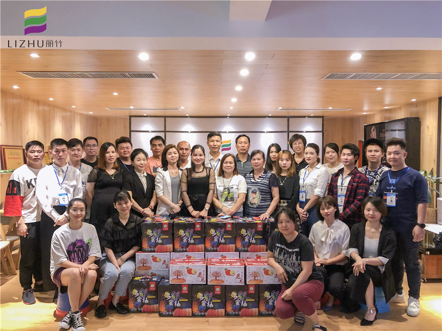 麗竹學(xué)校祝大家國(guó)慶中秋雙節(jié)快樂