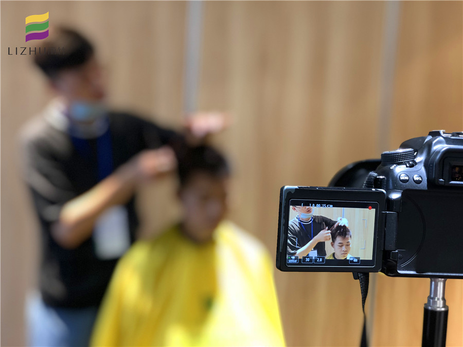 廣西美發(fā)學校：側(cè)分剪裁美發(fā)課程