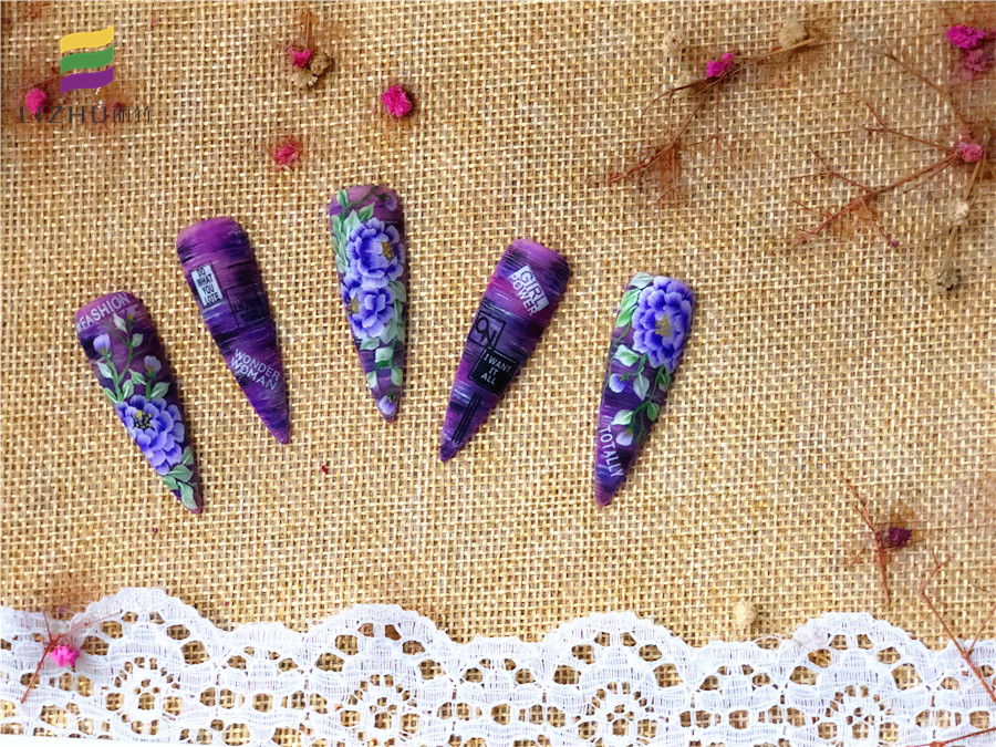 廣西美甲學(xué)校：美甲繪制練習(xí)開(kāi)始