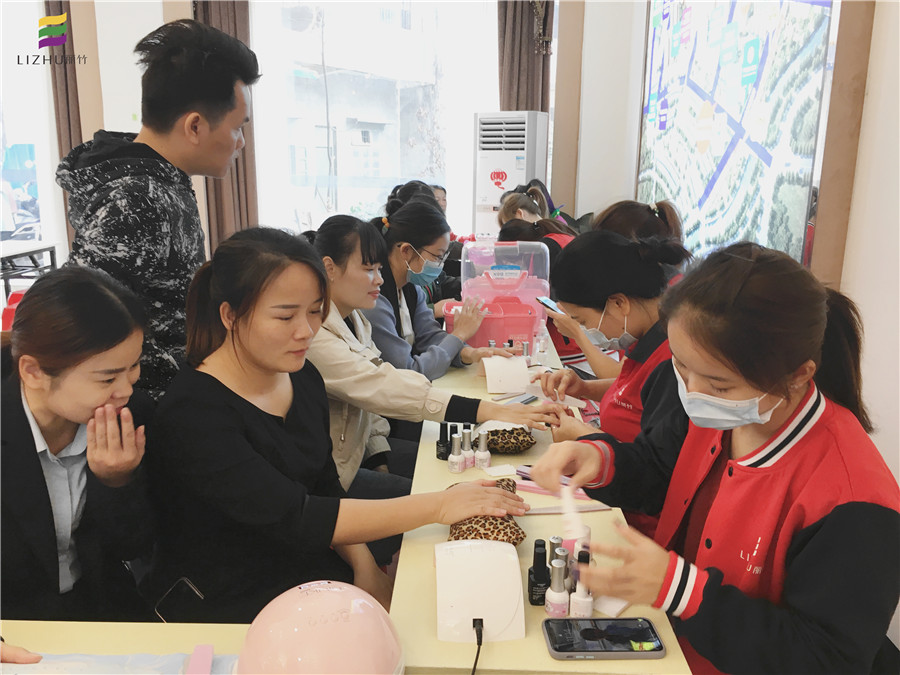 來(lái)吧！展示！麗竹美甲班的學(xué)員們