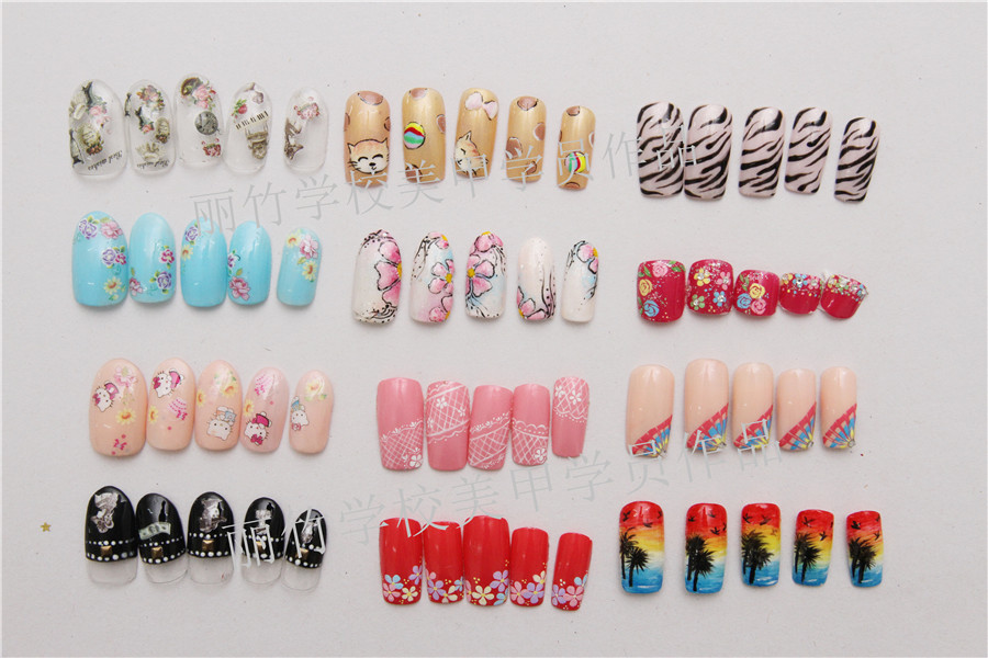 南寧美甲學(xué)校：課堂上的小試牛刀