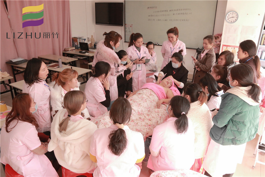 南寧美容學校：頸部淋巴排毒手法