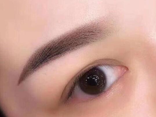紋繡前如何設計合適顧客的眉型