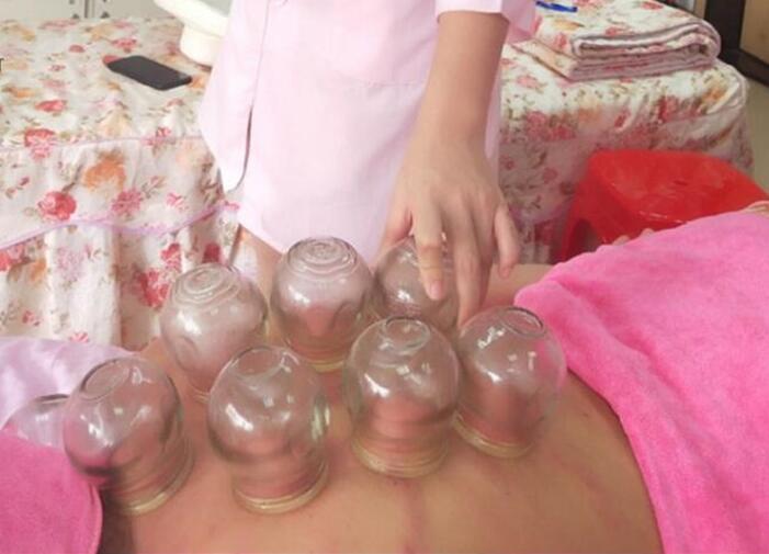 南寧美容學校：背部拔罐的好處