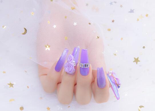 那些適合新年的美甲作品（二）