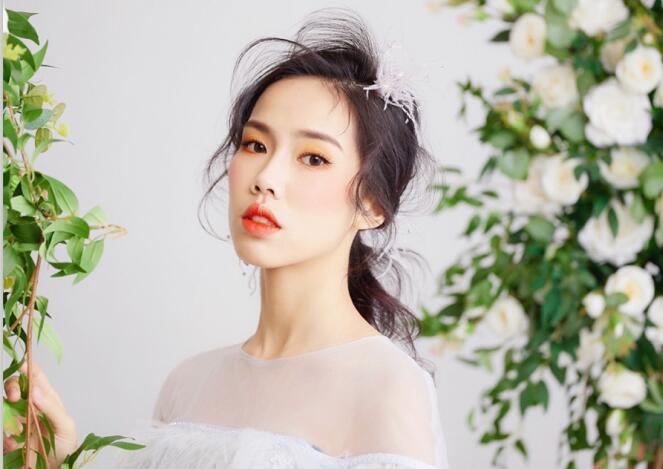 南寧化妝師培訓(xùn)班作品：抽絲紋理新娘造型