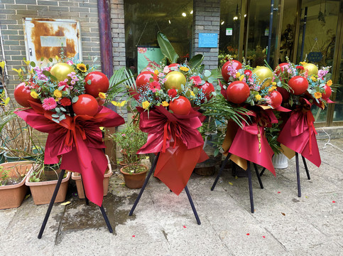 如何制作花籃？南寧插花培訓(xùn)班來幫你