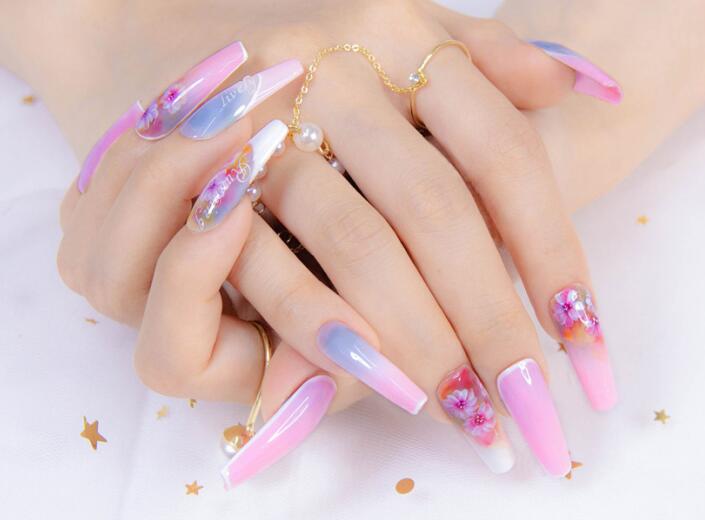 小雛菊美甲，南寧美甲學(xué)校排行榜推薦