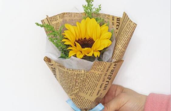 南寧專(zhuān)業(yè)花藝學(xué)校作品：甜美單支花束