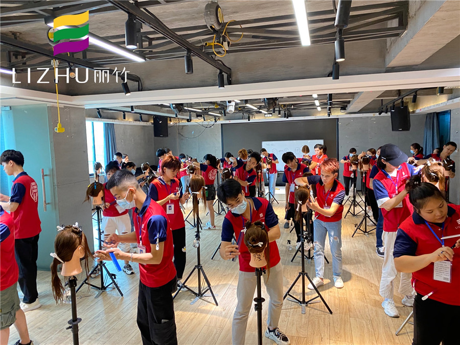 學(xué)美發(fā)，請(qǐng)到南寧專業(yè)美發(fā)培訓(xùn)學(xué)校