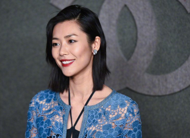 快來和南寧有實(shí)力的美發(fā)學(xué)校學(xué)齊肩短發(fā)的教程