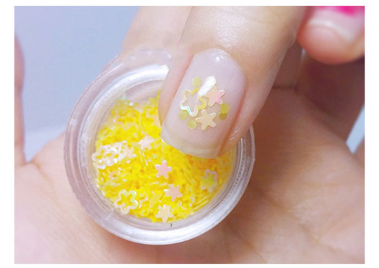 甜美圓法式美甲怎么畫？廣西美甲培訓(xùn)來教你