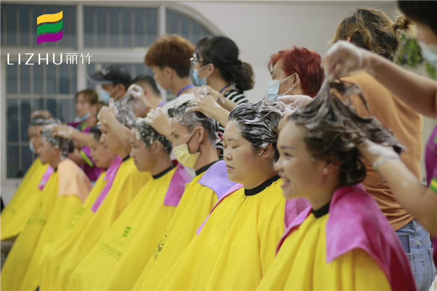 坐著怎么洗頭？南寧專業(yè)美發(fā)培訓教你