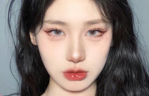 想知道奶醉妝容怎么化？南寧彩妝造型學(xué)校教你