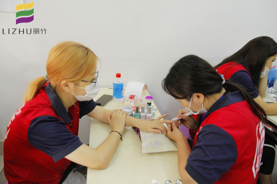 南寧美甲學校告訴你為什么要學美甲？