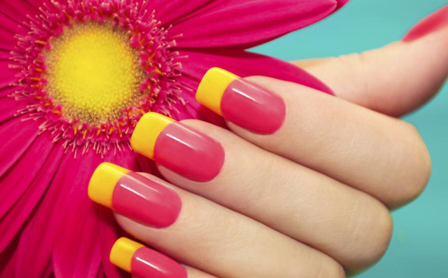 光療甲優(yōu)缺點有哪些？廣西口碑好的美甲學(xué)校告訴你