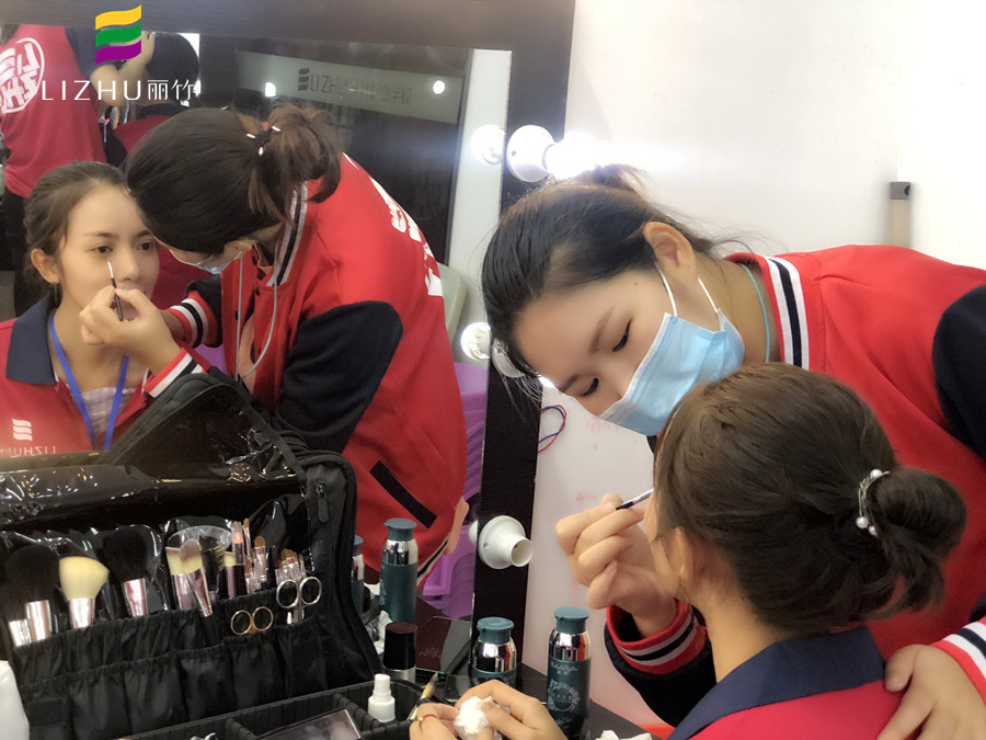 斬男色自然裸妝！