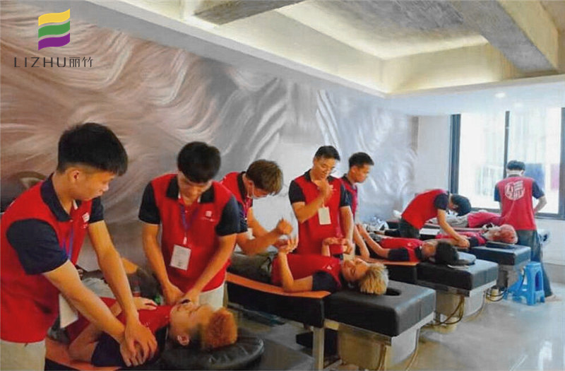 想知道南寧學美發(fā)哪家口碑好？來看看課堂花絮吧！