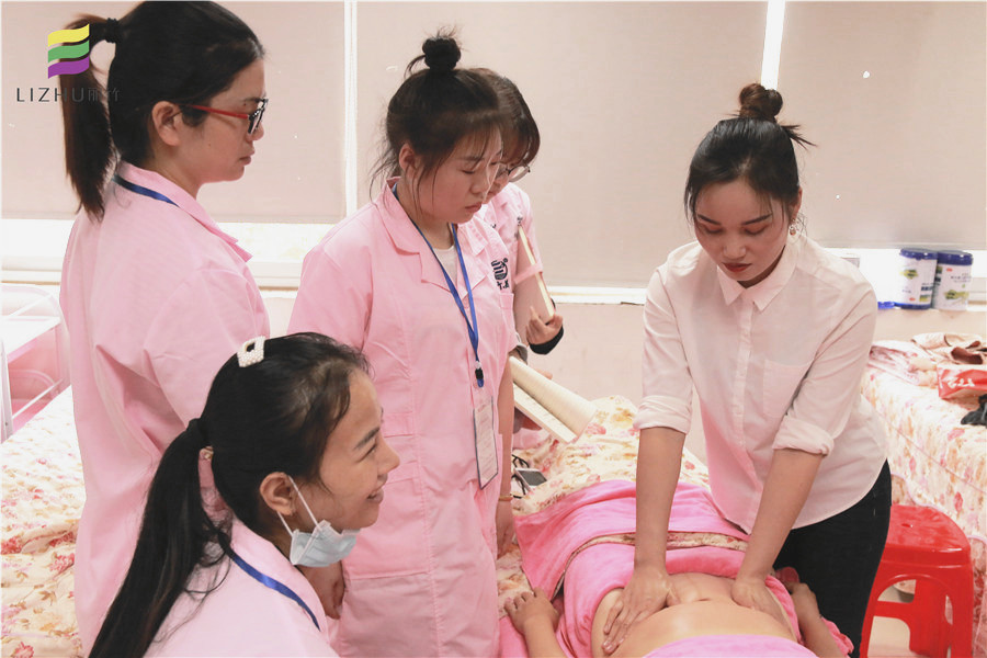 廣西美容培訓學校教你如何收緊腹部