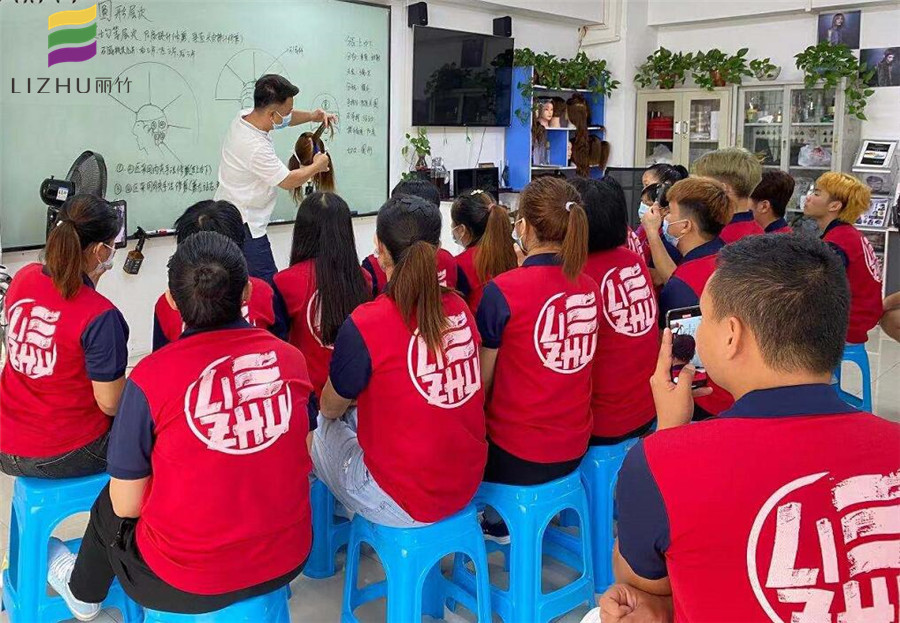 廣西美發(fā)學校哪家好？來看看美發(fā)課堂吧