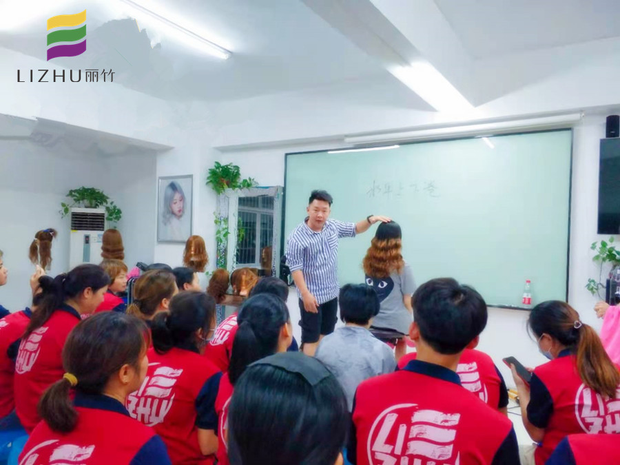 南寧美發(fā)去哪里進修？麗竹美發(fā)學校歡迎你