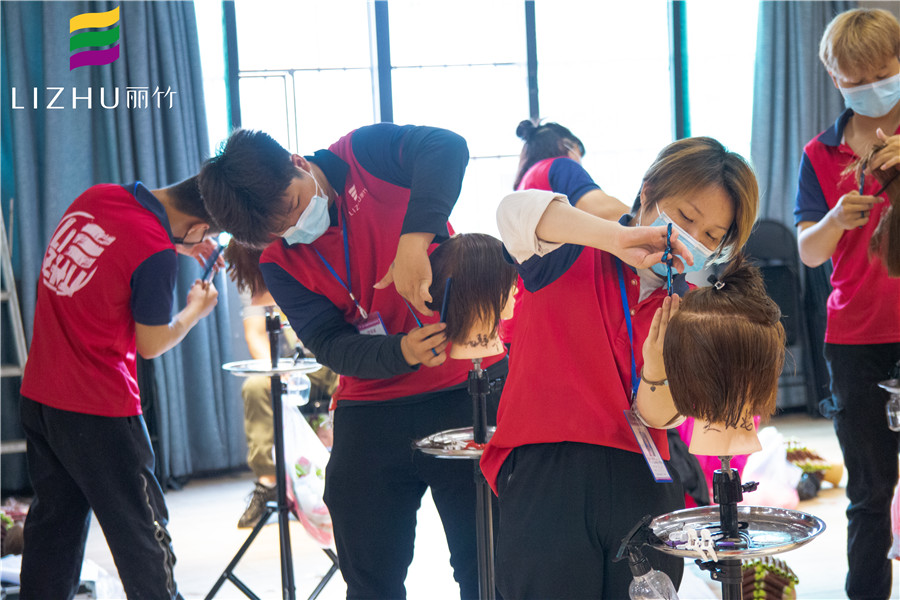 真人實(shí)操考核，檢驗(yàn)?zāi)蠈幟腊l(fā)學(xué)校哪家專業(yè)