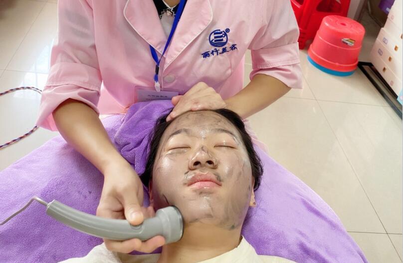 超聲波面部排毒的好處，南寧學(xué)美容的機(jī)構(gòu)告訴你