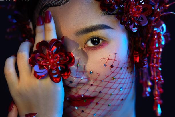 輕奢復(fù)古名媛造型，看南寧化妝學(xué)校哪家?guī)熧Y強(qiáng)