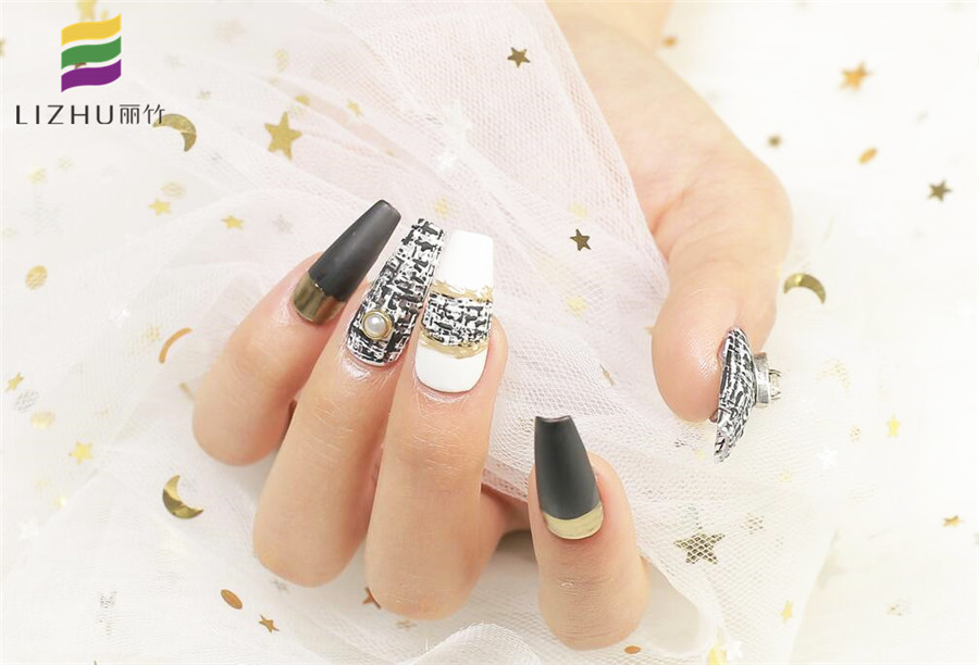 想知道廣西美甲培訓(xùn)哪些正規(guī)？看看這份美甲教程吧