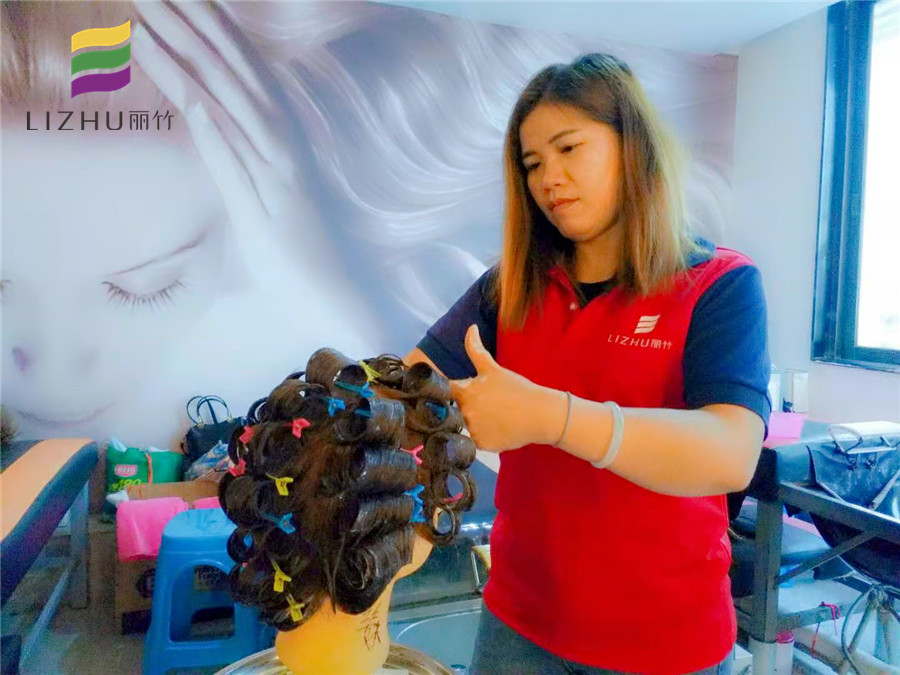 在南寧美發(fā)培訓(xùn)學(xué)校學(xué)習(xí)，每天都格外充實(shí)和快樂(lè)