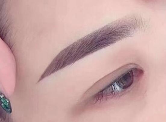 南寧紋繡學(xué)習(xí)分享：霧眉和線條眉區(qū)別