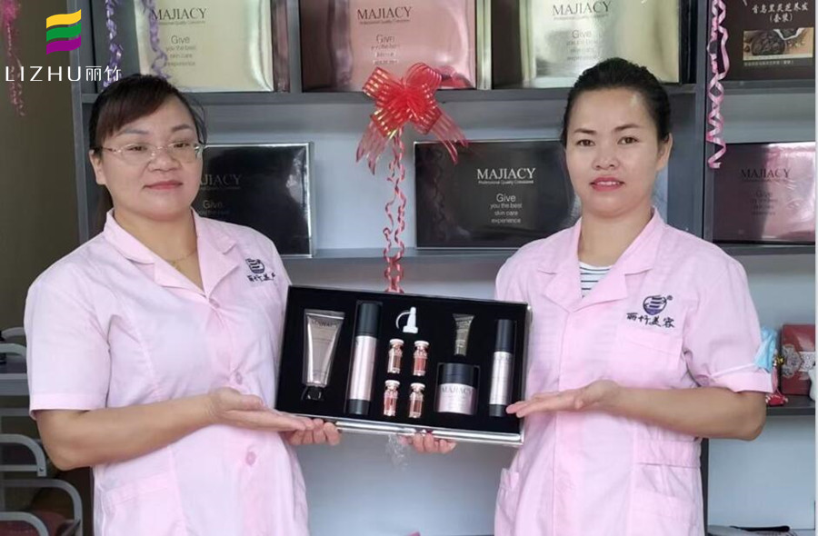 美容院拓客技巧免費(fèi)送，快來廣西美容學(xué)?？纯?>
								
								<span id=