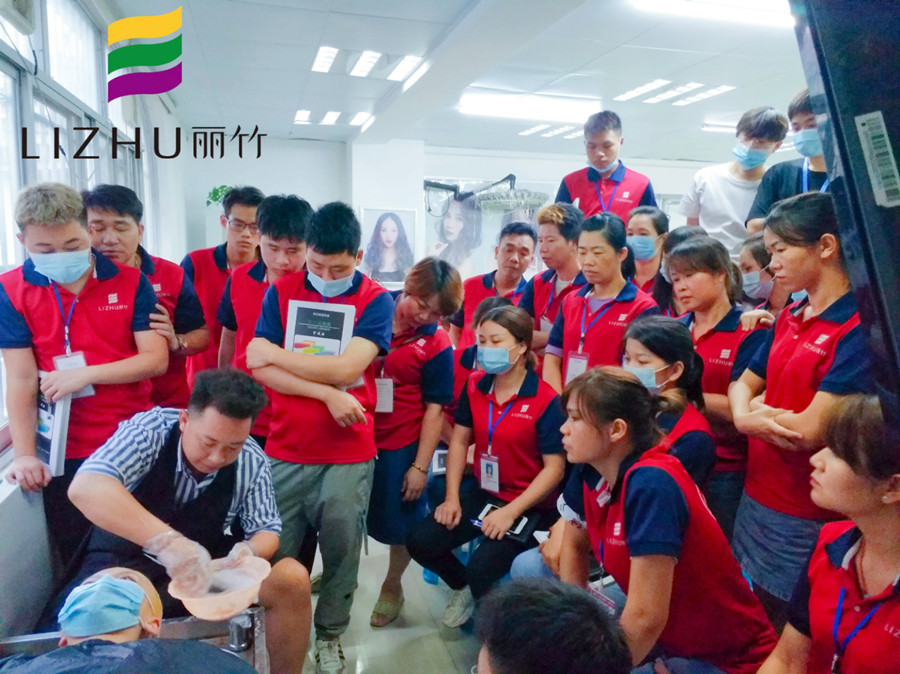 長(zhǎng)發(fā)秋冬護(hù)理注意事項(xiàng)，快來(lái)南寧學(xué)理發(fā)的學(xué)校學(xué)習(xí)