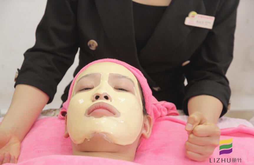 學(xué)秋季護(hù)膚技巧，感受南寧美容培訓(xùn)學(xué)校哪家好