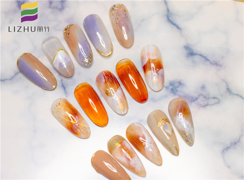 看秋季暈染美甲，感受廣西學(xué)美甲哪家專業(yè)