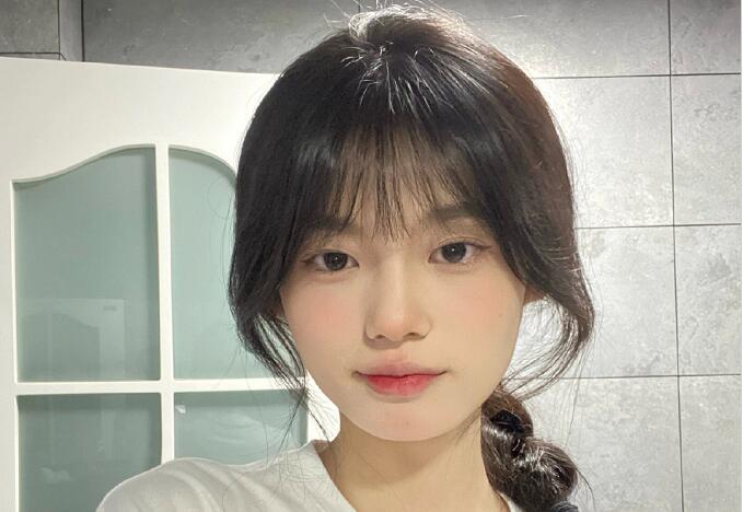 粉嫩韓國學(xué)妹妝，快和廣西彩妝造型學(xué)校學(xué)起來