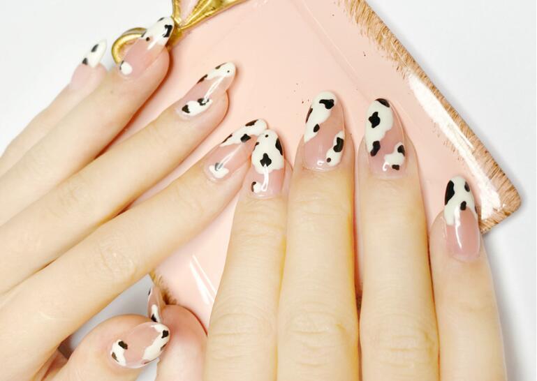 牛奶紋美甲作品，告訴你廣西學(xué)美甲哪家有實力
