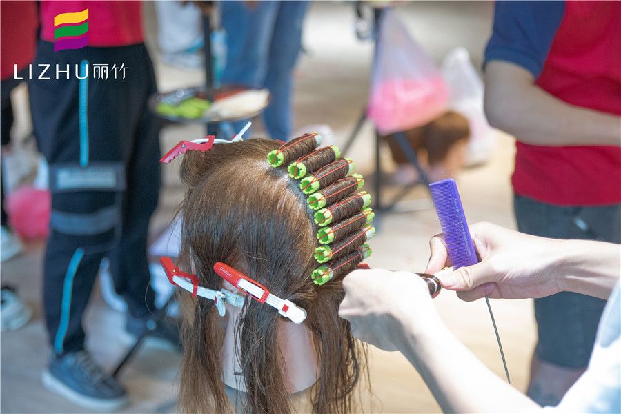 美發(fā)標(biāo)準(zhǔn)杠注意事項，廣西美發(fā)學(xué)?？偨Y(jié)好了