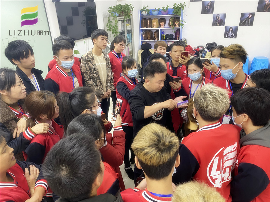 染發(fā)一定要用雙氧奶嗎？南寧美發(fā)培訓(xùn)幫你解答