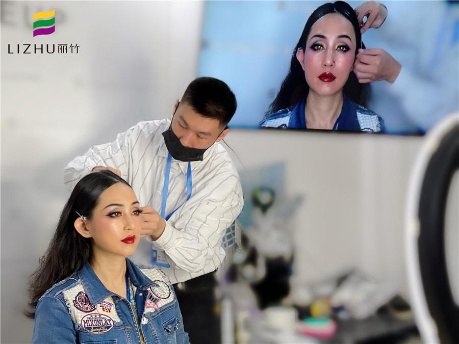 學(xué)印度妝容的畫(huà)法，看南寧教化妝哪家好